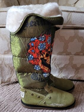 ED HARDY Y2K TALL BOOTS SKULL GRAPHIC PRINT SUEDE FAUX FUR ZIP GREEN 8